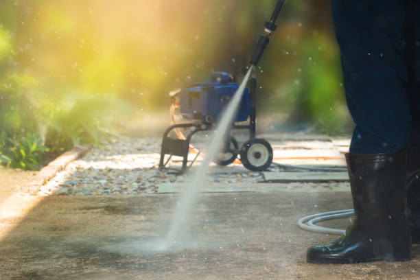 Best Pool Deck Cleaning  in Spring Lake Park, MN